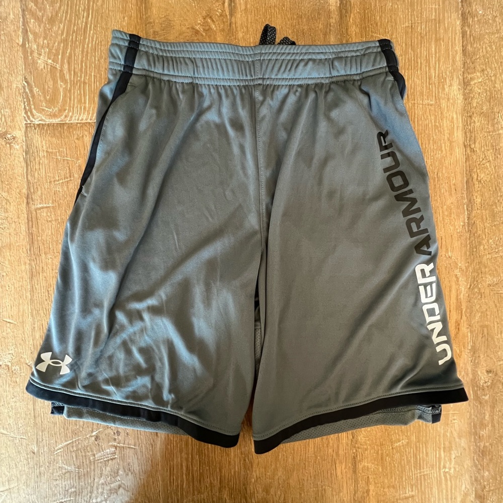 Under Armour Gray/Black Performance Shorts- UA Stunt 3.0 Sz YLG.  NWT